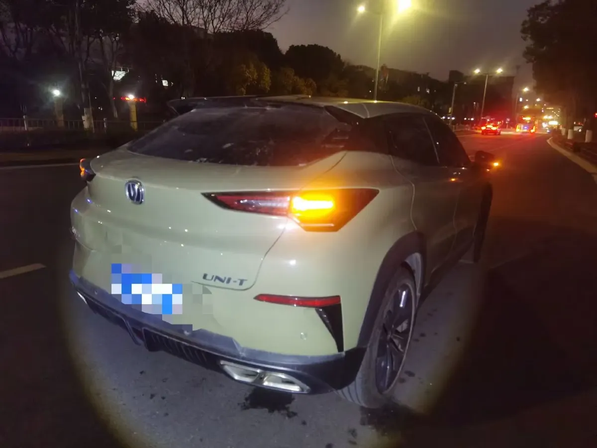 2022 ChangAn UNI-T 1.5T 188HP L4 7DCT,autocango,china used car exporter,china ev exporter,chinese used car exporter,chinese used ev exporter