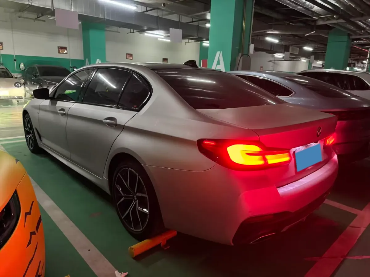 2021 BMW 5 Series 2.0T 252HP L4 8AT,autocango,china used car exporter,china ev exporter,chinese used car exporter,chinese used ev exporter