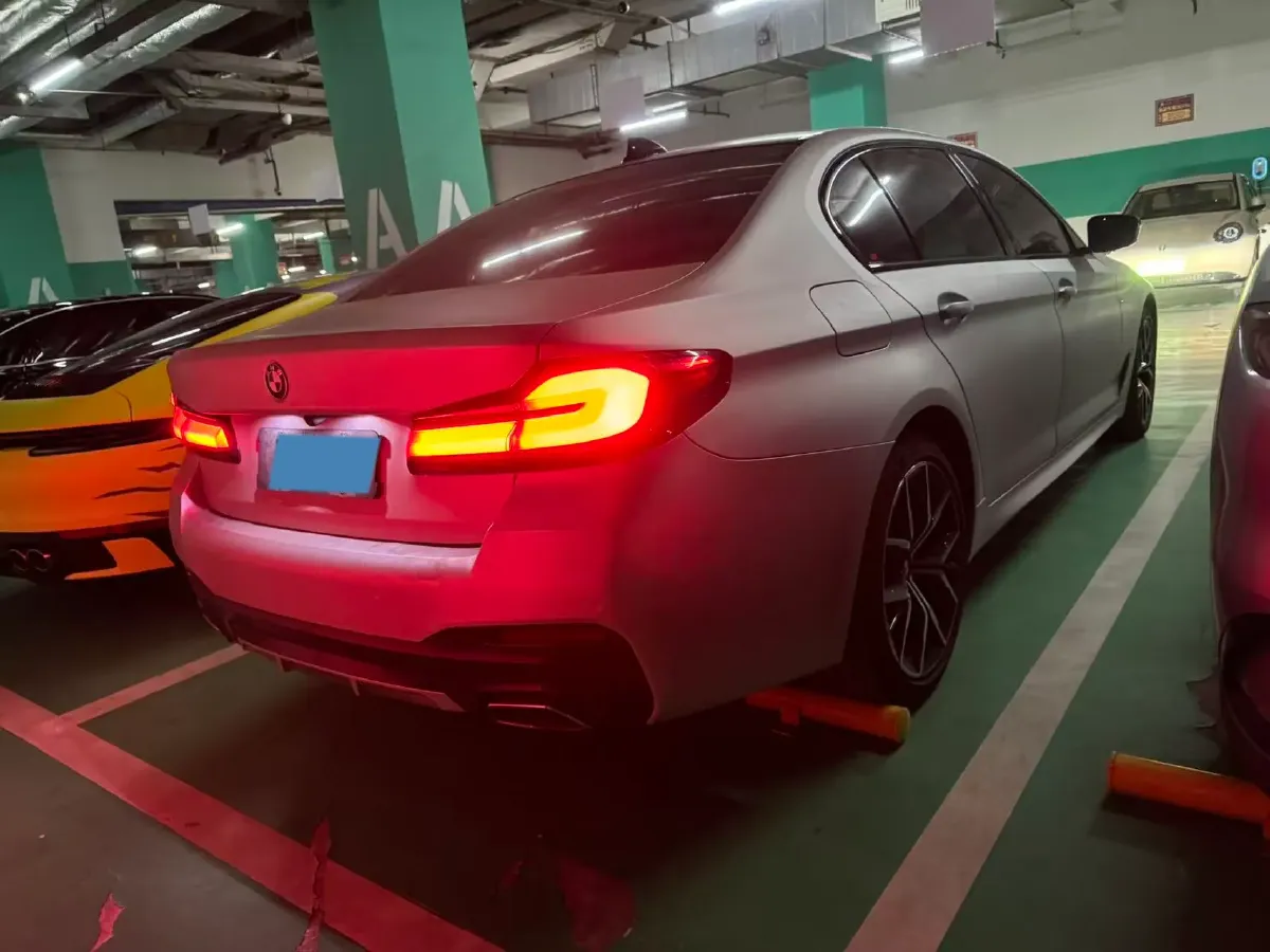 2021 BMW 5 Series 2.0T 252HP L4 8AT,autocango,china used car exporter,china ev exporter,chinese used car exporter,chinese used ev exporter