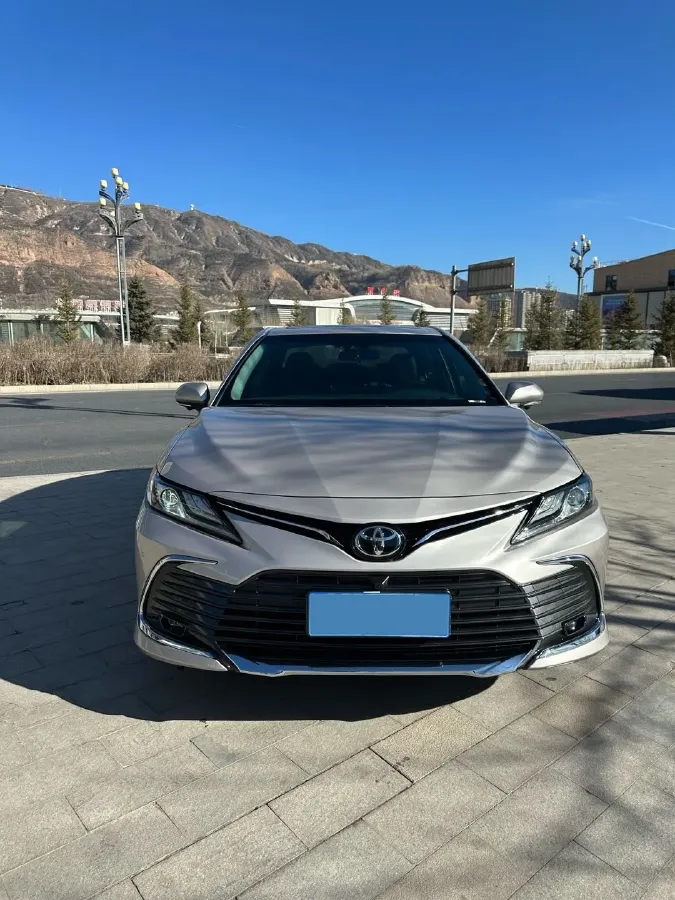2023 Toyota Camry 2.0L 177HP L4 CVT,autocango,china used car exporter,china ev exporter,chinese used car exporter,chinese used ev exporter