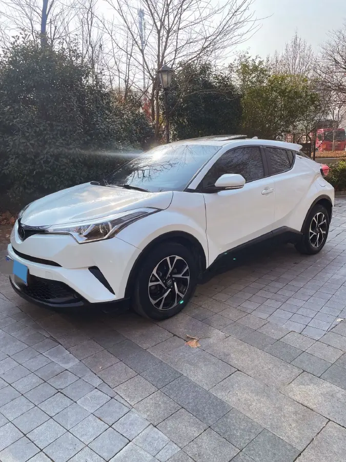 2020 Toyota C-HR 2.0L 171HP L4 CVT