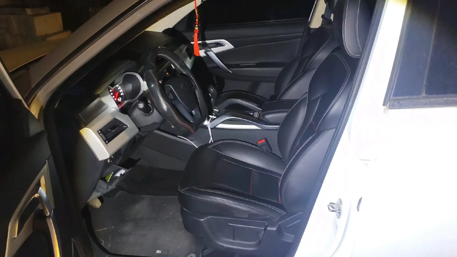 2018 Geely Azkarra 2.0L 141HP L4 6MT,autocango,china used car exporter,china ev exporter,chinese used car exporter,chinese used ev exporter