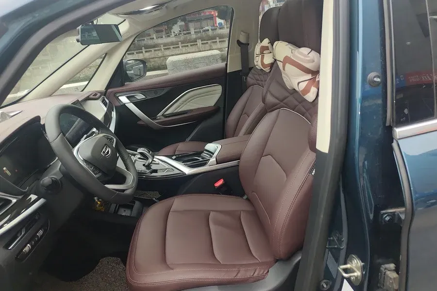 2022 Geely JiaJi 1.8T 184HP L4 7DCT,autocango,china used car exporter,china ev exporter,chinese used car exporter,chinese used ev exporter