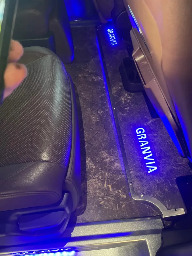 2023 Toyota Granvia 2.5L 189HP L4 E-CVT Hybrid,autocango,china used car exporter,china ev exporter,chinese used car exporter,chinese used ev exporter