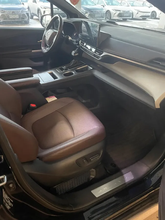 2023 Toyota Granvia 2.5L 189HP L4 E-CVT Hybrid,autocango,china used car exporter,china ev exporter,chinese used car exporter,chinese used ev exporter