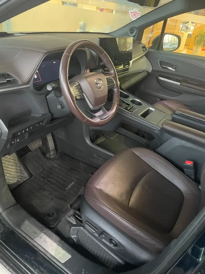 2023 Toyota Granvia 2.5L 189HP L4 E-CVT Hybrid,autocango,china used car exporter,china ev exporter,chinese used car exporter,chinese used ev exporter