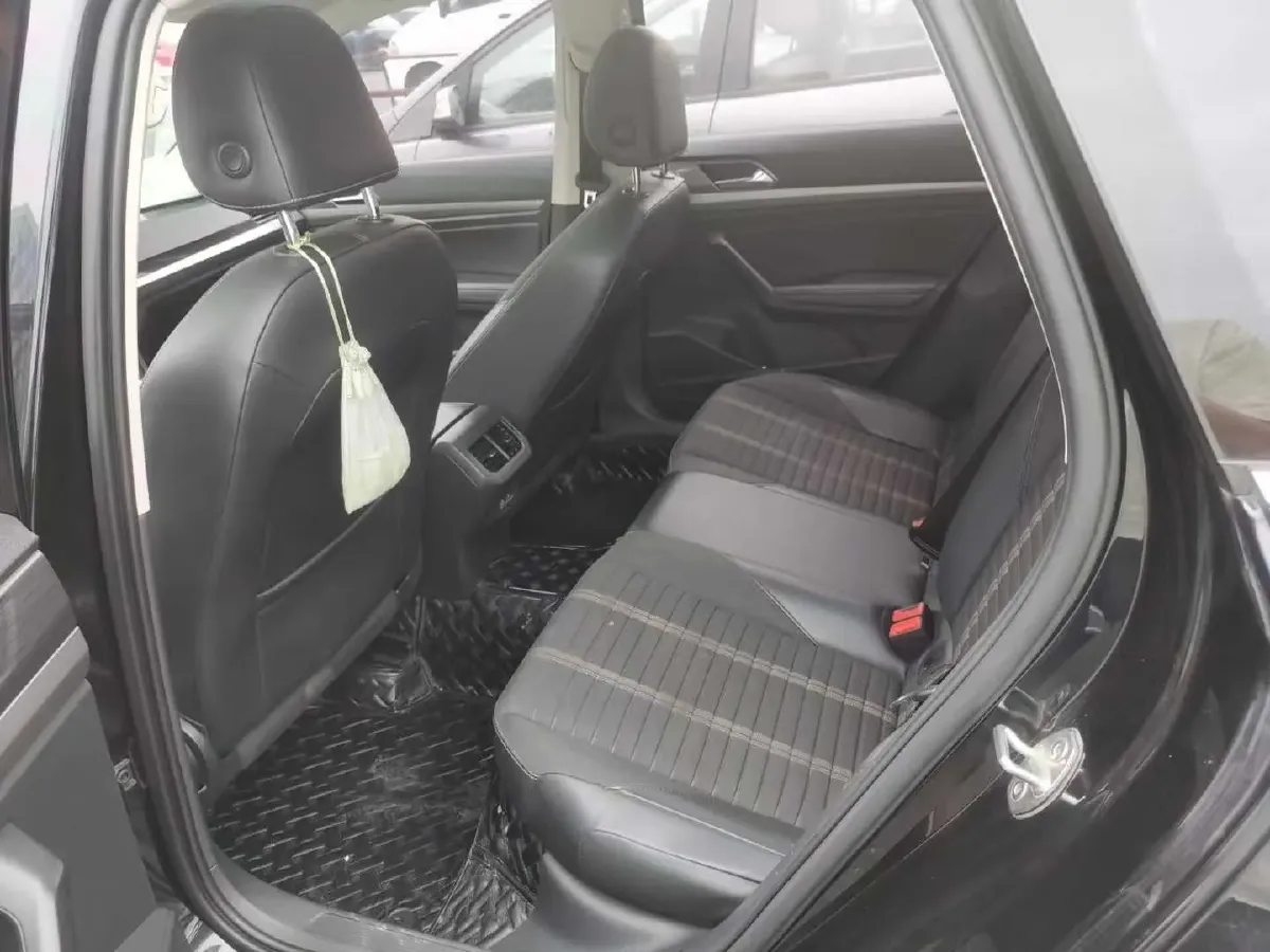 2018 Skoda Karoq 1.4T 150HP L4 7DCT,autocango,china used car exporter,china ev exporter,chinese used car exporter,chinese used ev exporter