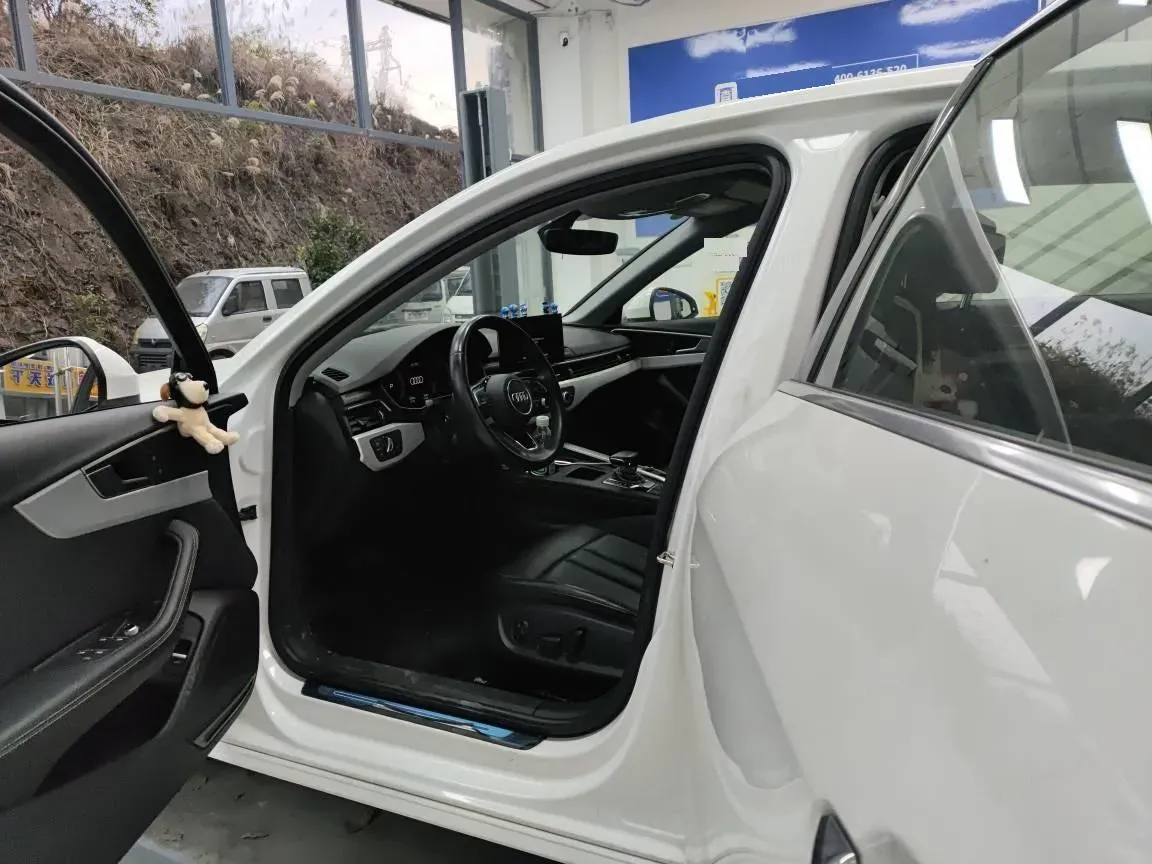 2020 Audi A4L 2.0T 190HP L4 7DCT,autocango,china used car exporter,china ev exporter,chinese used car exporter,chinese used ev exporter