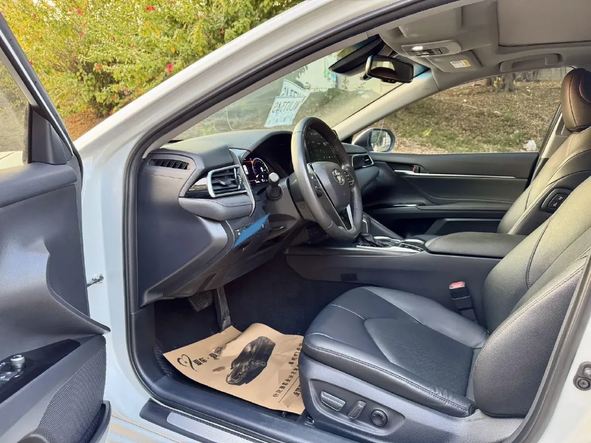 2021 Toyota Camry 2.5L 209HP L4 8AT,autocango,china used car exporter,china ev exporter,chinese used car exporter,chinese used ev exporter