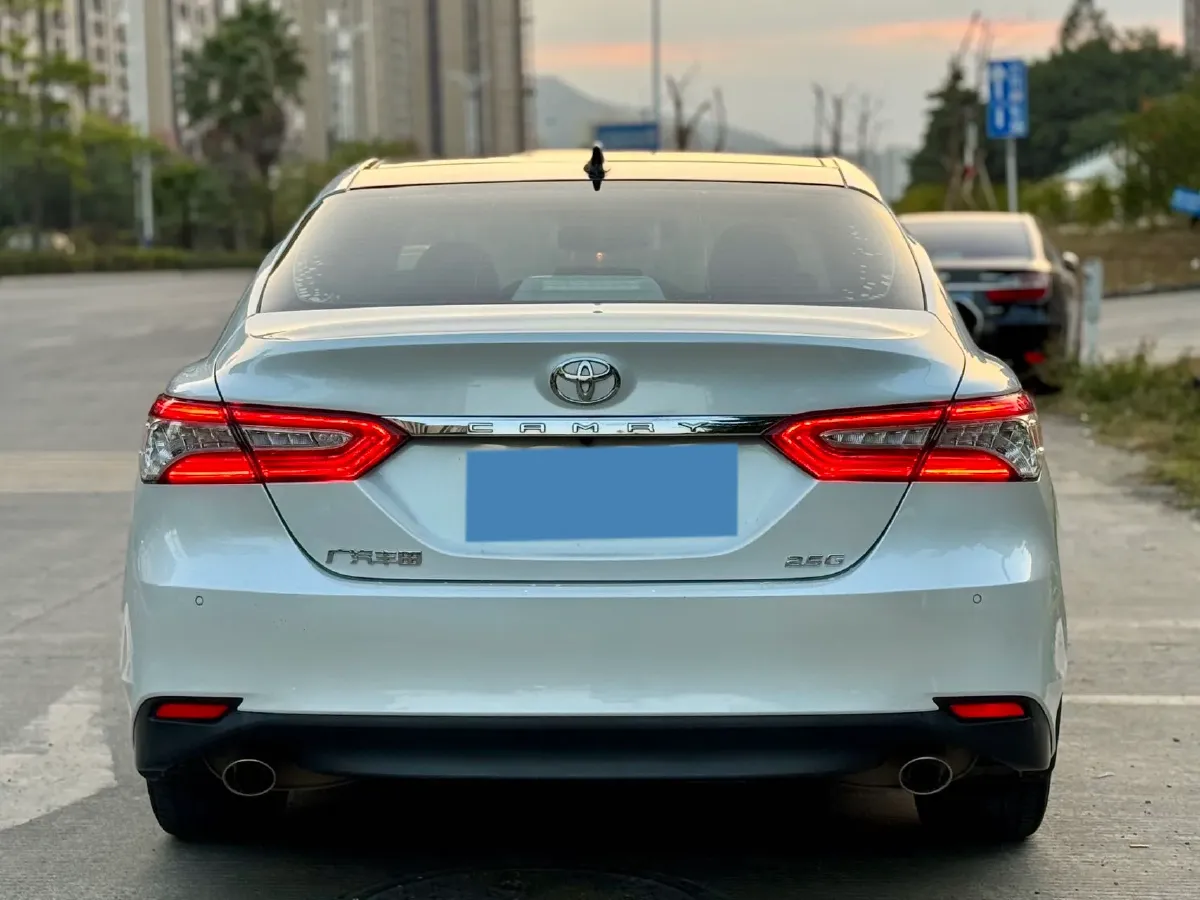 2021 Toyota Camry 2.5L 209HP L4 8AT,autocango,china used car exporter,china ev exporter,chinese used car exporter,chinese used ev exporter