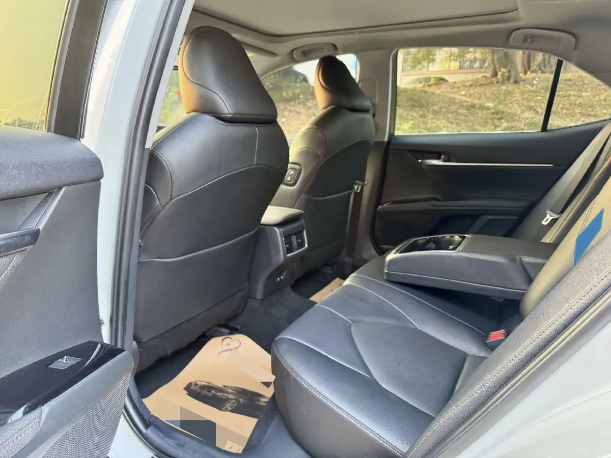 2021 Toyota Camry 2.5L 209HP L4 8AT,autocango,china used car exporter,china ev exporter,chinese used car exporter,chinese used ev exporter