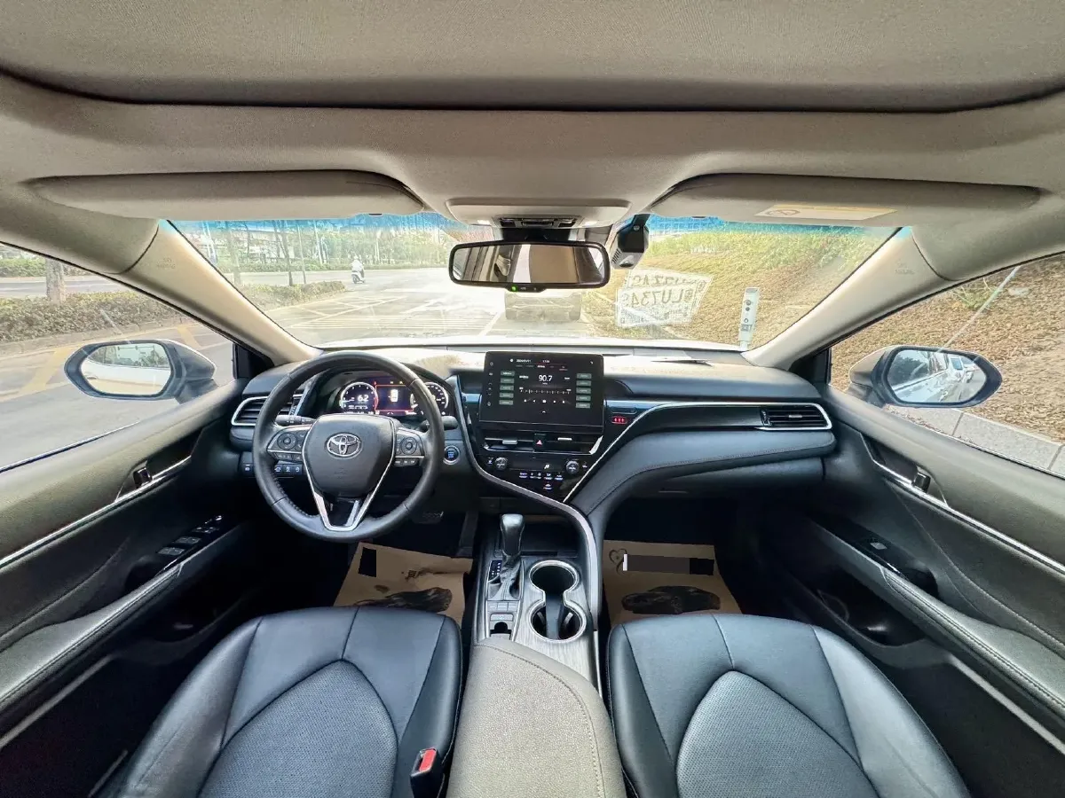 2021 Toyota Camry 2.5L 209HP L4 8AT,autocango,china used car exporter,china ev exporter,chinese used car exporter,chinese used ev exporter