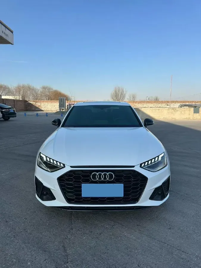 2023 Audi A4L 2.0T 190HP L4 7DCT,autocango,china used car exporter,china ev exporter,chinese used car exporter,chinese used ev exporter