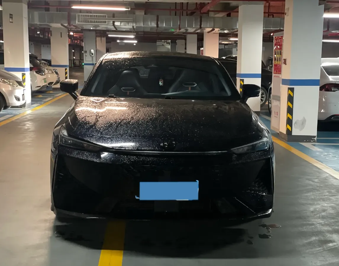 2024 ChangAn UNI-V 1.5T 188HP L4 7DCT,autocango,china used car exporter,china ev exporter,chinese used car exporter,chinese used ev exporter