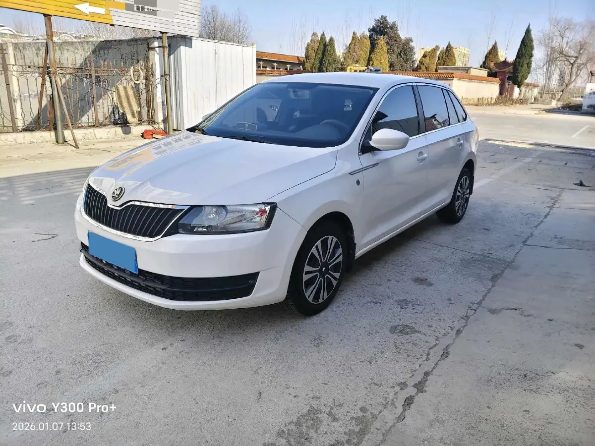 2016 Skoda Rapid Spaceback 1.6L 110HP L4 6AT