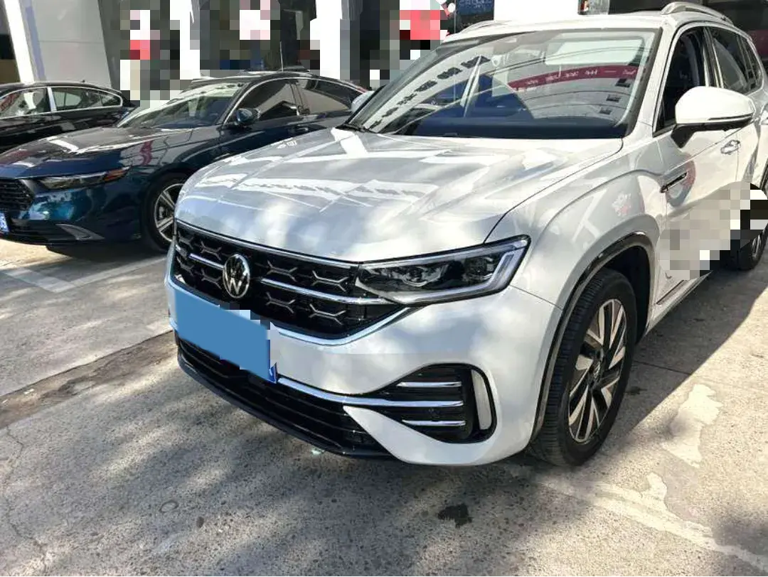 2023 Volkswagen Tayron 2.0T 220HP L4 7DCT