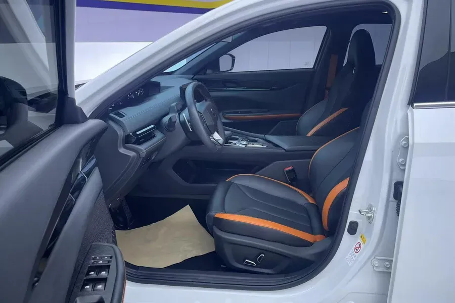 2023 ChangAn UNI-V 1.5T 188HP L4 7DCT,autocango,china used car exporter,china ev exporter,chinese used car exporter,chinese used ev exporter