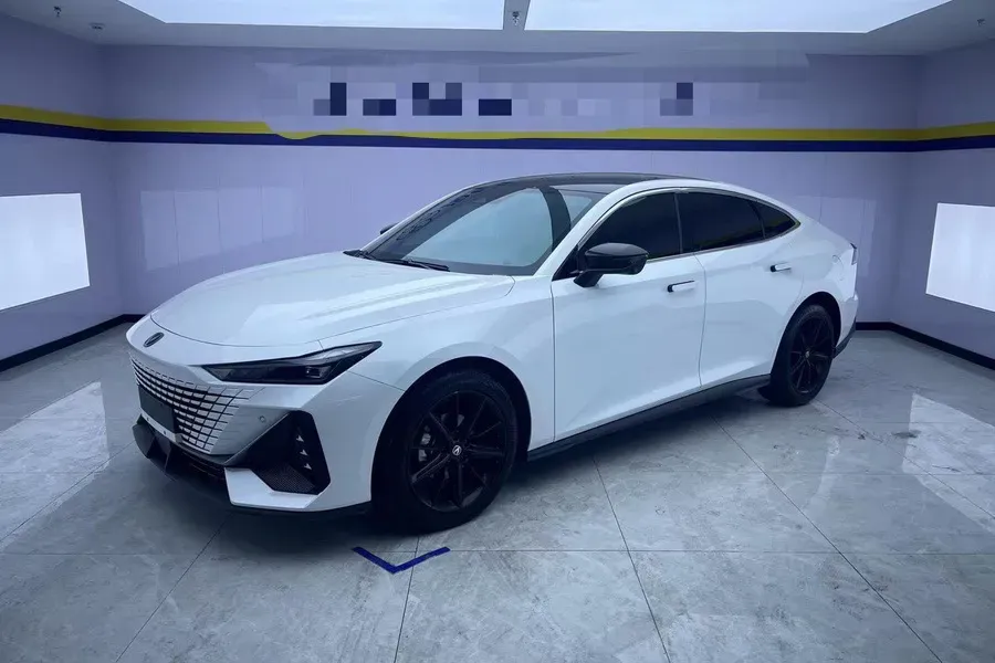 2023 ChangAn UNI-V 1.5T 188HP L4 7DCT,autocango,china used car exporter,china ev exporter,chinese used car exporter,chinese used ev exporter