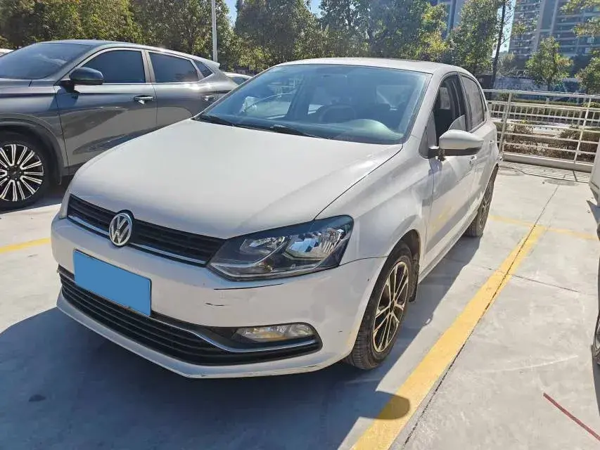 2016 Volkswagen Polo 1.6L 110HP L4 6AT