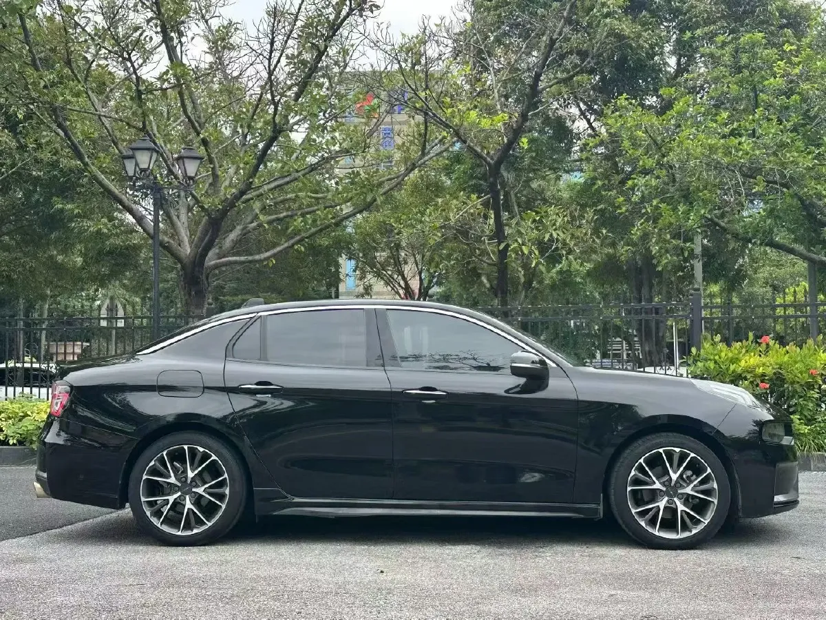 2018 Toyota C-HR 2.0L 171HP L4 CVT,autocango,china used car exporter,china ev exporter,chinese used car exporter,chinese used ev exporter