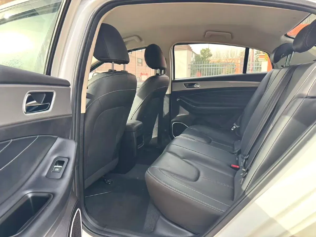 2020 Chery Arrizo 5 1.5L 116HP L4 5MT,autocango,china used car exporter,china ev exporter,chinese used car exporter,chinese used ev exporter