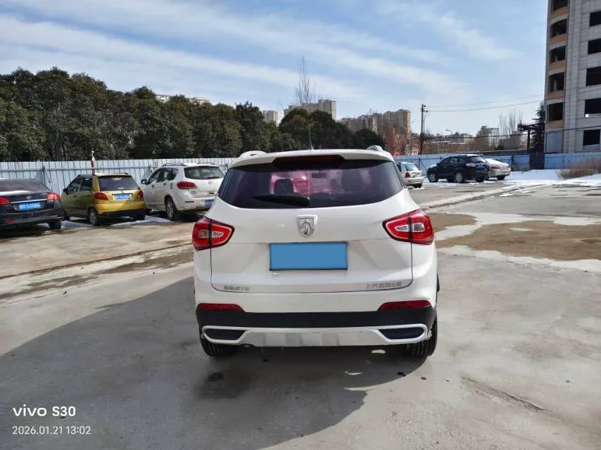 2017 BaoJun 310W 1.5L 105HP L4 6MT,autocango,china used car exporter,china ev exporter,chinese used car exporter,chinese used ev exporter