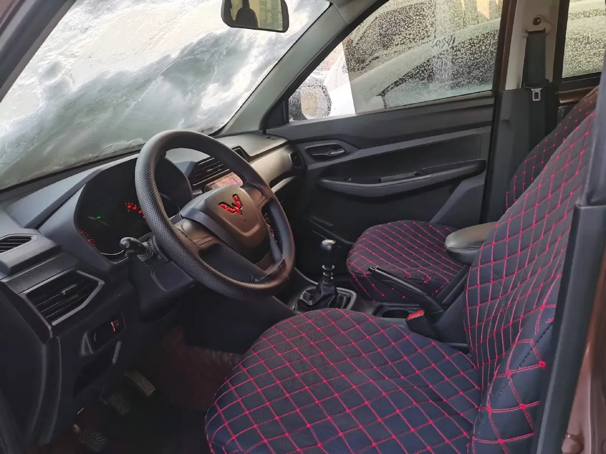 2021 WuLing HongGuang 1.5L 99HP L4 6MT,autocango,china used car exporter,china ev exporter,chinese used car exporter,chinese used ev exporter