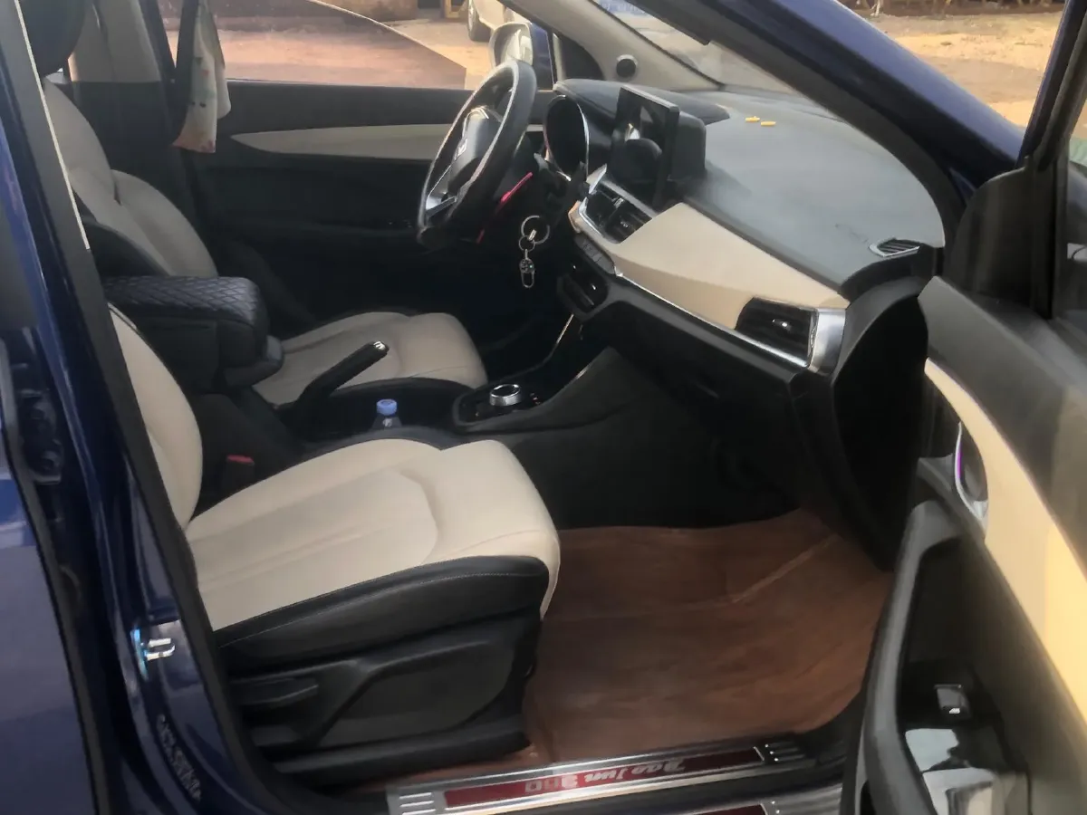 2018 BaoJun 360 1.5L 112HP L4 6MT,autocango,china used car exporter,china ev exporter,chinese used car exporter,chinese used ev exporter