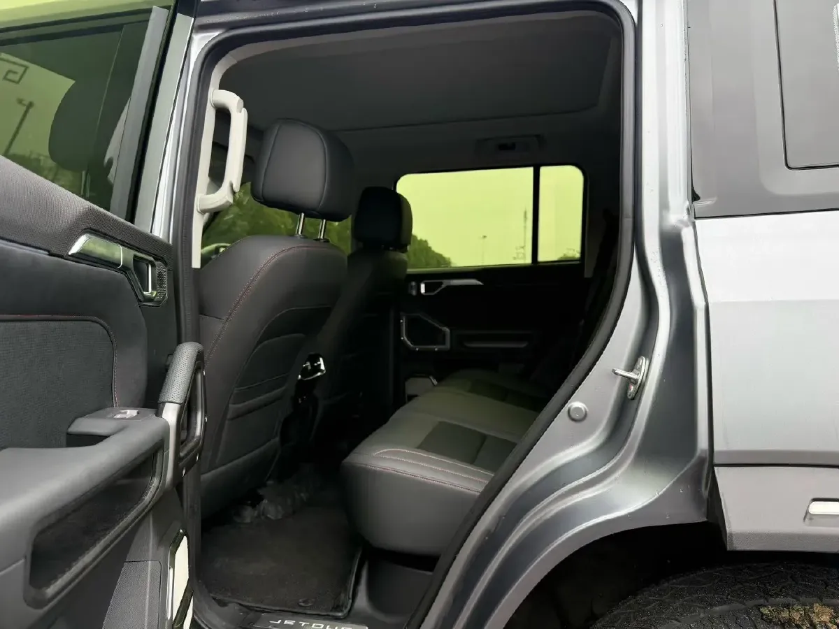 2024 Jetour ShanHai TravellerC-DM 1.5T 156HP L4 3DHT PHEV 43.24KWH,autocango,china used car exporter,china ev exporter,chinese used car exporter,chinese used ev exporter