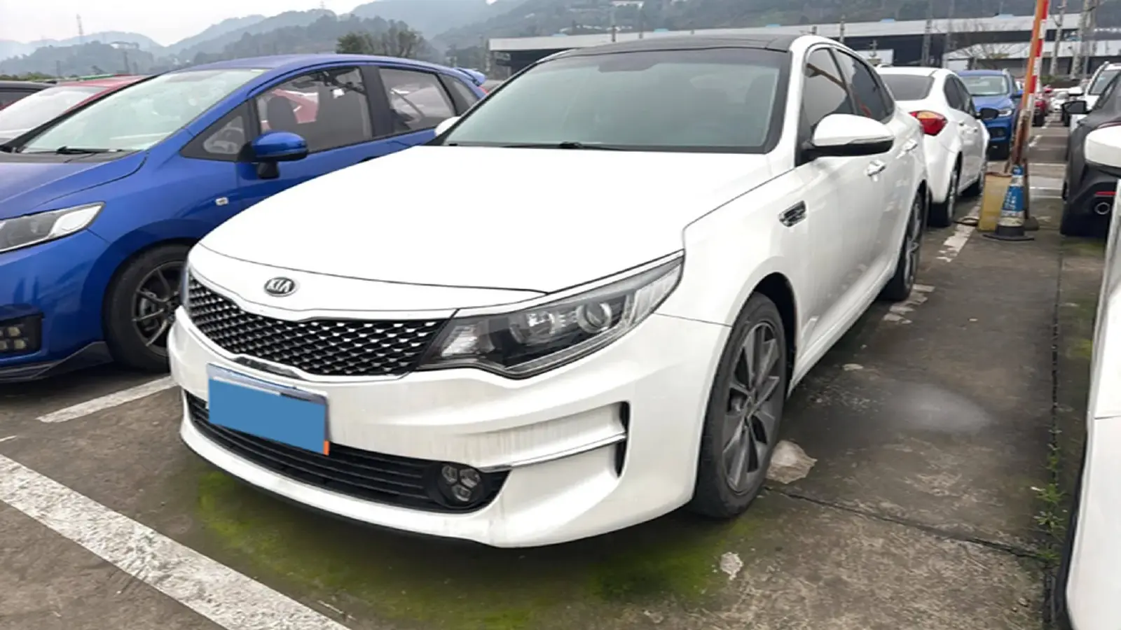 2017 Kia K5 2.0L 161HP L4 6AT