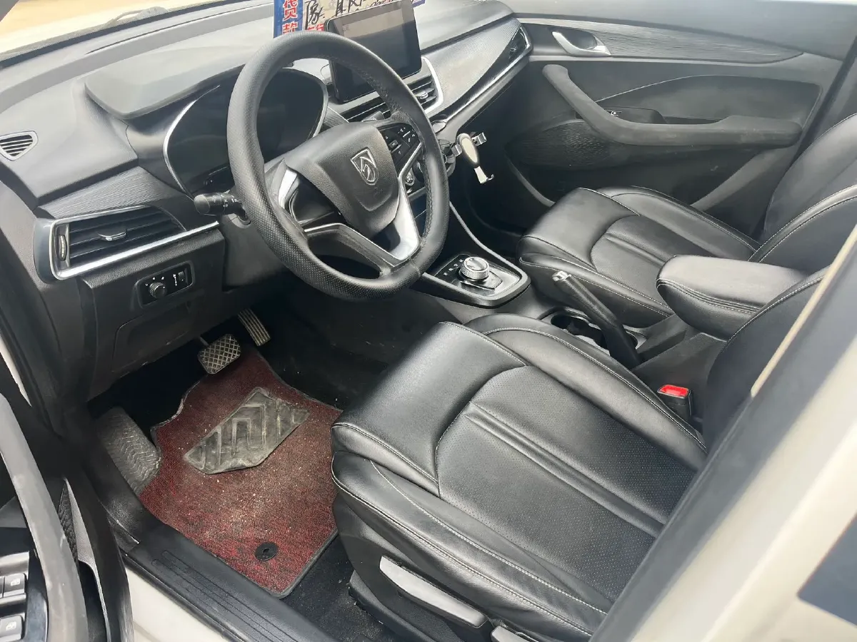 2018 BaoJun 360 1.5L 112HP L4 6MT,autocango,china used car exporter,china ev exporter,chinese used car exporter,chinese used ev exporter