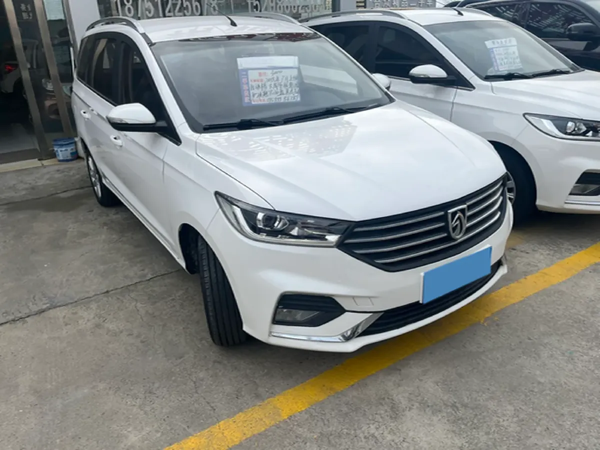 2018 BaoJun 360 1.5L 112HP L4 6MT,autocango,china used car exporter,china ev exporter,chinese used car exporter,chinese used ev exporter