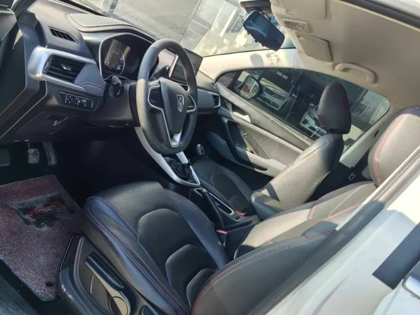 2018 BaoJun 530 1.5T 150HP L4 6MT,autocango,china used car exporter,china ev exporter,chinese used car exporter,chinese used ev exporter