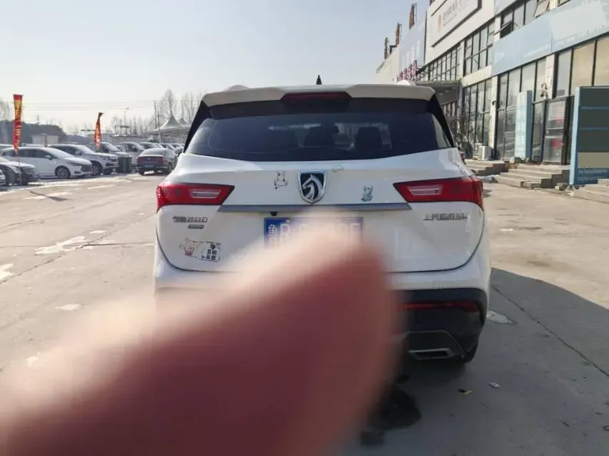 2018 BaoJun 530 1.5T 150HP L4 6MT,autocango,china used car exporter,china ev exporter,chinese used car exporter,chinese used ev exporter