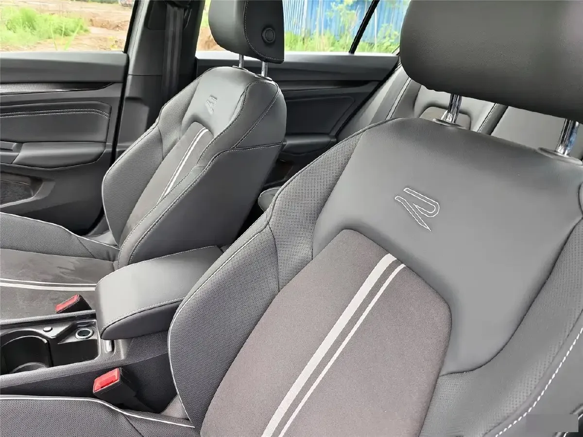 2023 Volkswagen Golf 1.4T 150HP L4 7DCT,autocango,china used car exporter,china ev exporter,chinese used car exporter,chinese used ev exporter