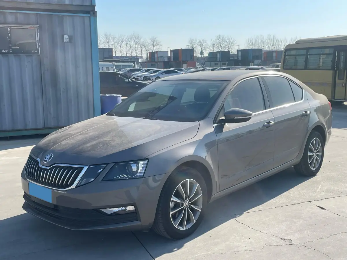 2021 Skoda Octavia 1.5L 113HP L4 6AT