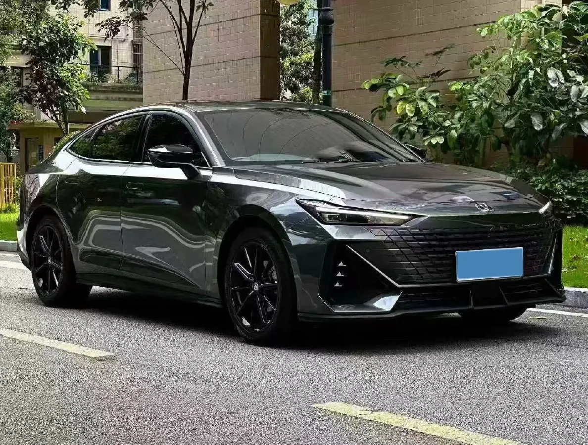 2022 ChangAn UNI-V 1.5T 188HP L4 7DCT,autocango,china used car exporter,china ev exporter,chinese used car exporter,chinese used ev exporter