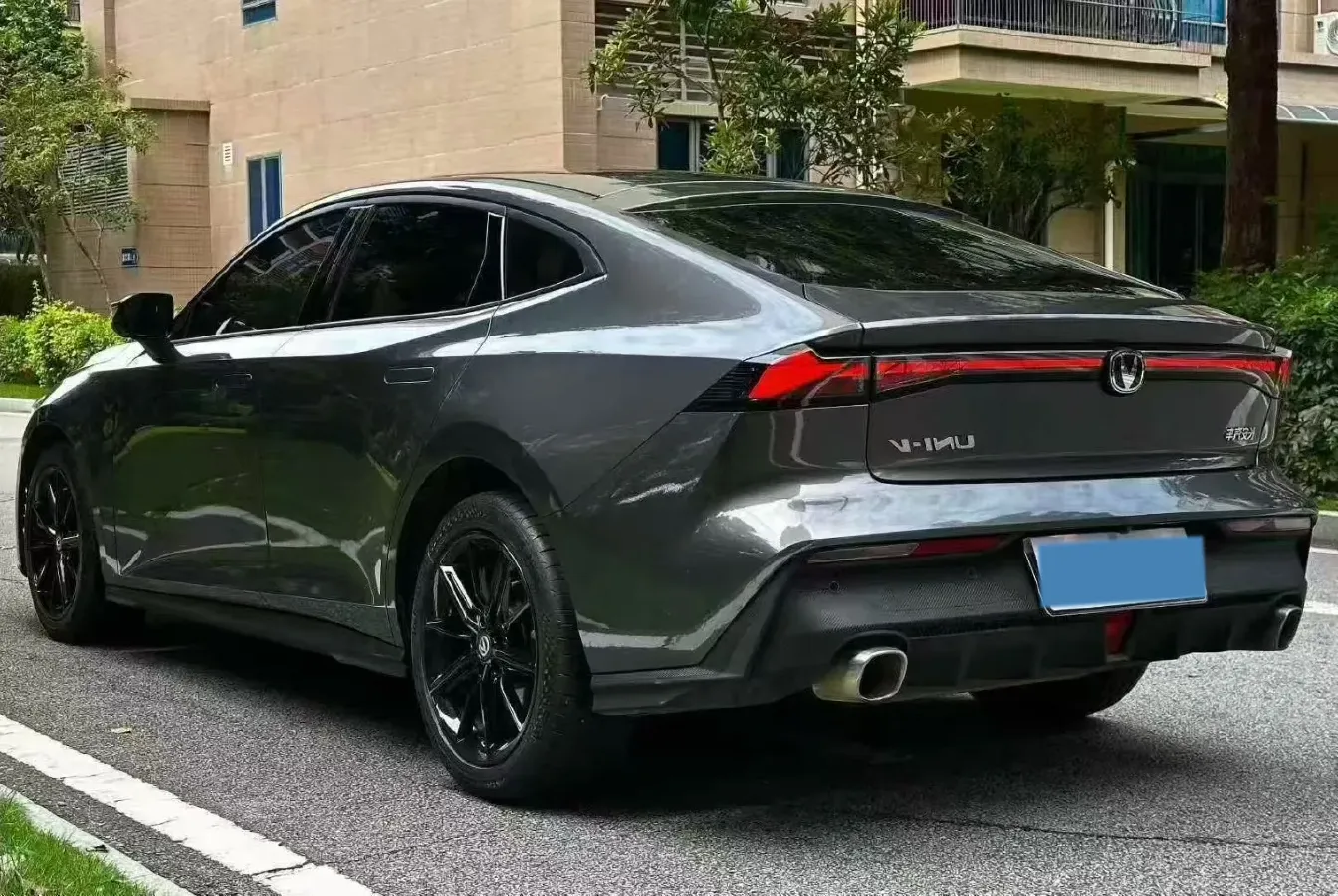 2022 ChangAn UNI-V 1.5T 188HP L4 7DCT,autocango,china used car exporter,china ev exporter,chinese used car exporter,chinese used ev exporter