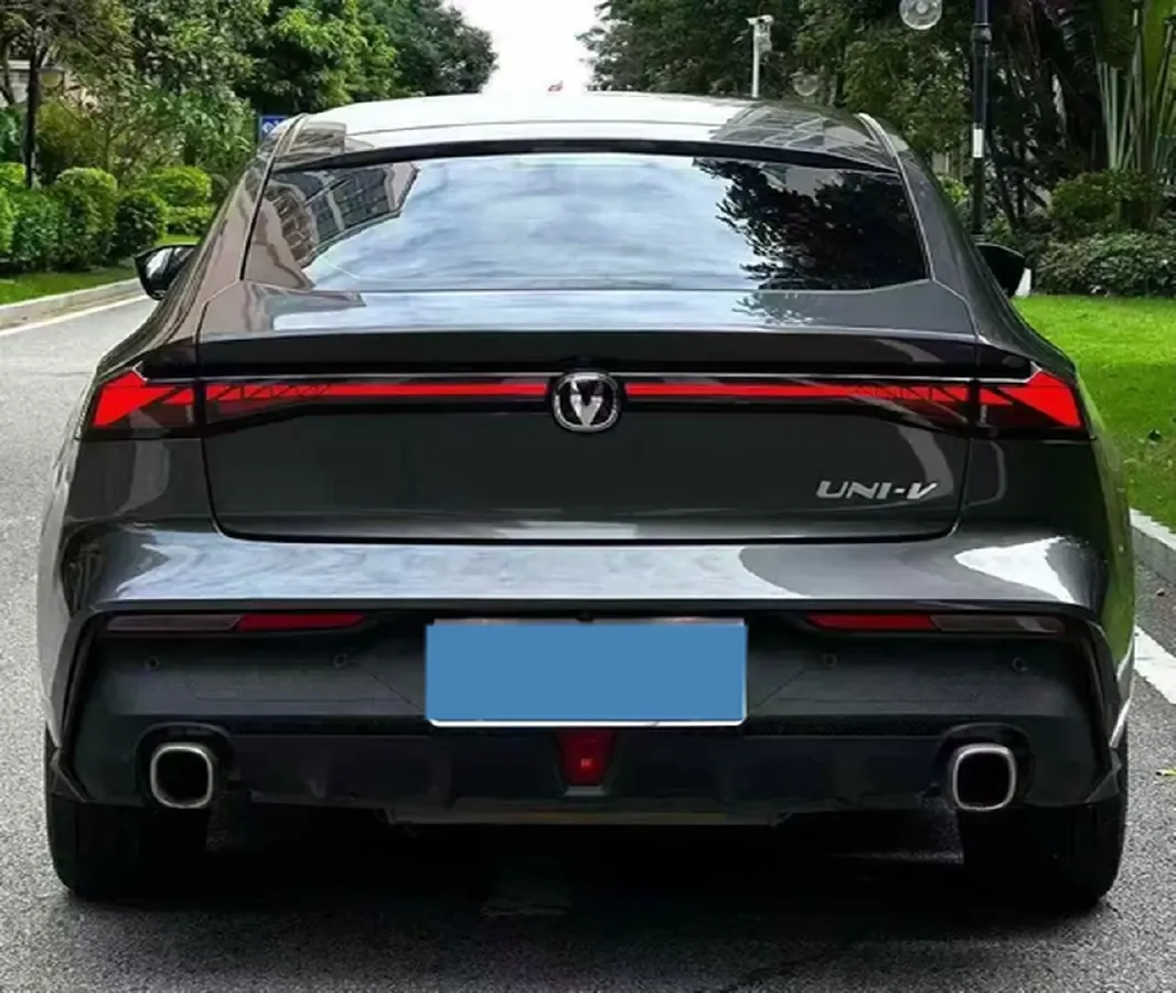 2022 ChangAn UNI-V 1.5T 188HP L4 7DCT,autocango,china used car exporter,china ev exporter,chinese used car exporter,chinese used ev exporter