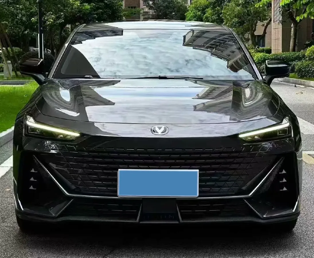 2022 ChangAn UNI-V 1.5T 188HP L4 7DCT,autocango,china used car exporter,china ev exporter,chinese used car exporter,chinese used ev exporter