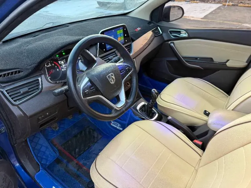 2017 BaoJun 310W 1.5L 112HP L4 6MT,autocango,china used car exporter,china ev exporter,chinese used car exporter,chinese used ev exporter