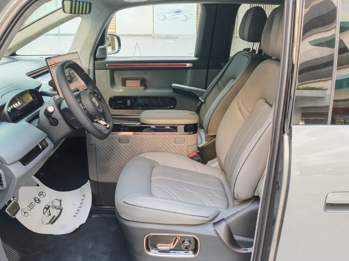 2025 Zeekr MIX BEV 102KWH,autocango,china used car exporter,china ev exporter,chinese used car exporter,chinese used ev exporter