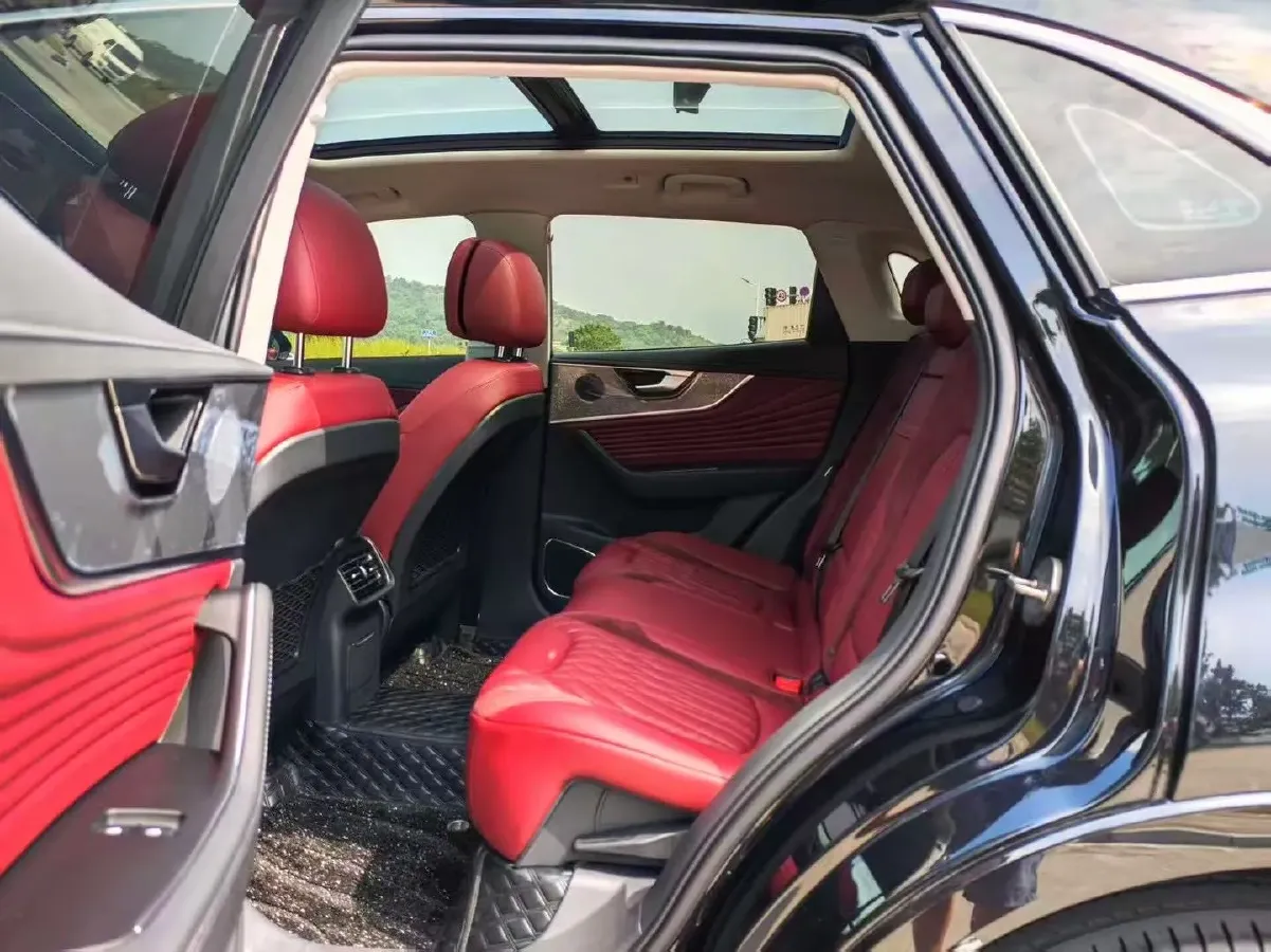 2023 HongQi HS5 2.0T 252HP L4 8AT,autocango,china used car exporter,china ev exporter,chinese used car exporter,chinese used ev exporter