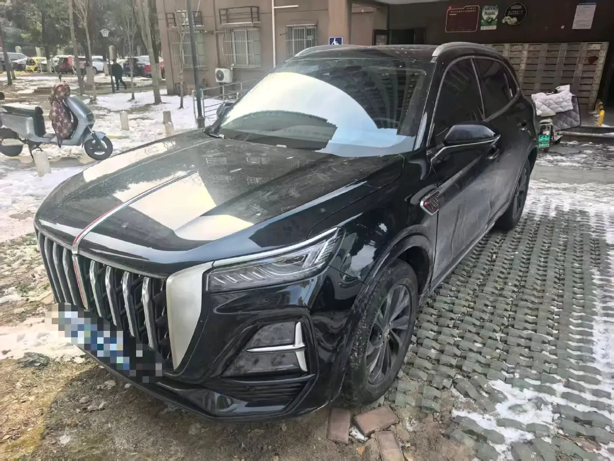 2023 HongQi HS5 2.0T 252HP L4 8AT