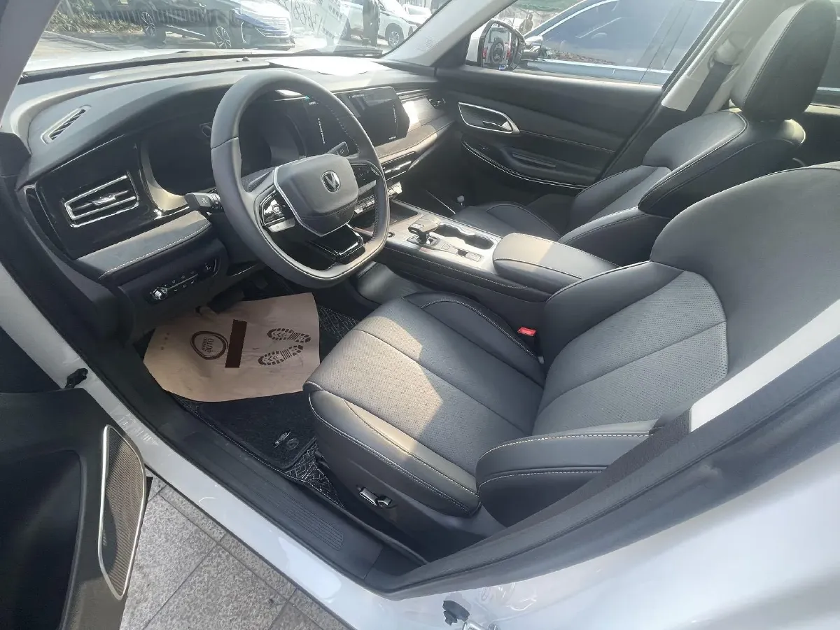 2024 ChangAn X7 PLUS 1.5T 188HP L4 7DCT,autocango,china used car exporter,china ev exporter,chinese used car exporter,chinese used ev exporter