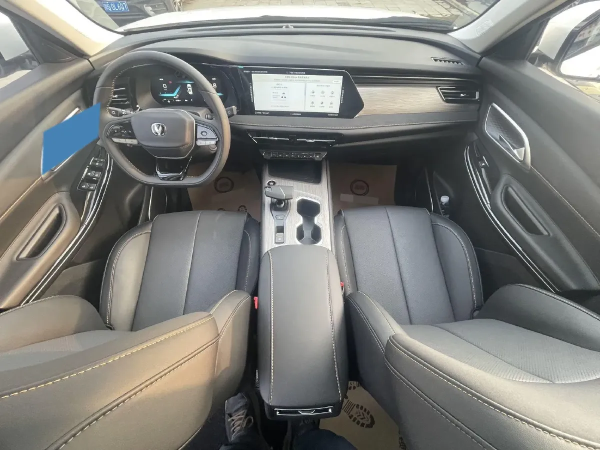 2024 ChangAn X7 PLUS 1.5T 188HP L4 7DCT,autocango,china used car exporter,china ev exporter,chinese used car exporter,chinese used ev exporter