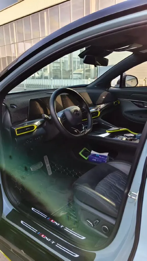 2022 ChangAn UNI-T 2.0T 233HP L4 8AT,autocango,china used car exporter,china ev exporter,chinese used car exporter,chinese used ev exporter