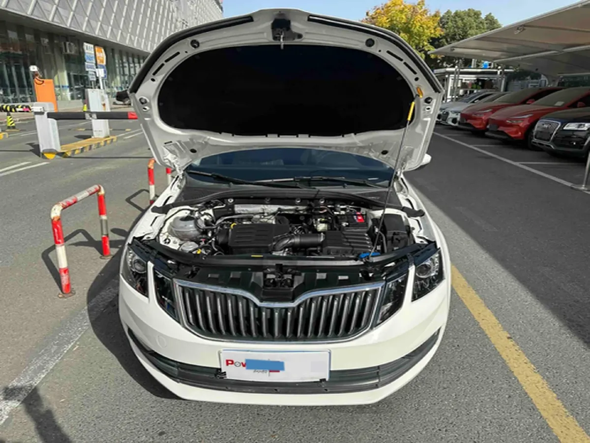 2019 Skoda Octavia 1.5L 116HP L4 6AT,autocango,china used car exporter,china ev exporter,chinese used car exporter,chinese used ev exporter