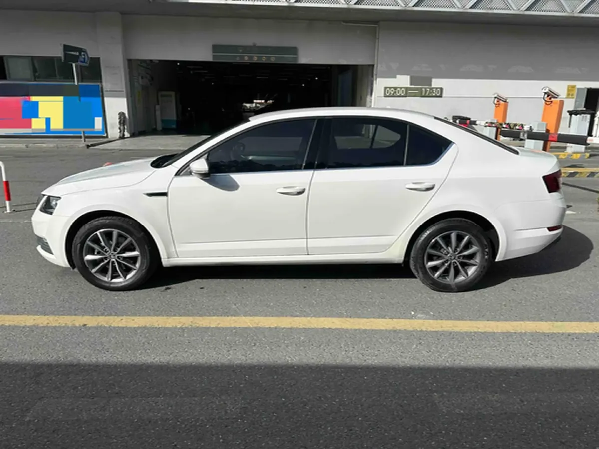 2019 Skoda Octavia 1.5L 116HP L4 6AT,autocango,china used car exporter,china ev exporter,chinese used car exporter,chinese used ev exporter