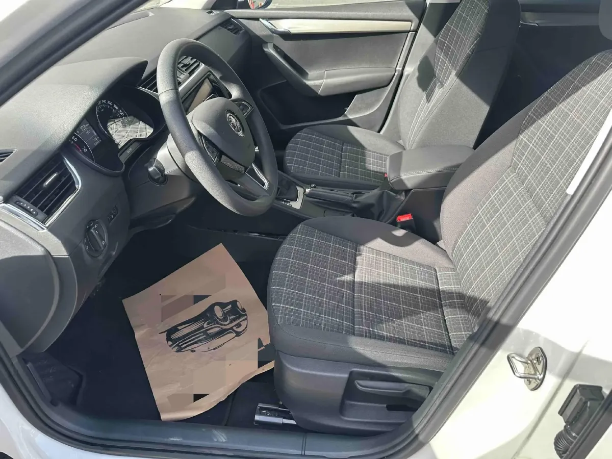 2019 Skoda Octavia 1.5L 116HP L4 6AT,autocango,china used car exporter,china ev exporter,chinese used car exporter,chinese used ev exporter